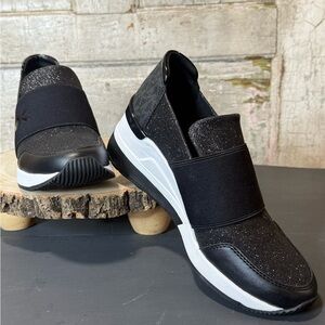 Women’s M.K. Felix Trainer Size 7 NIB